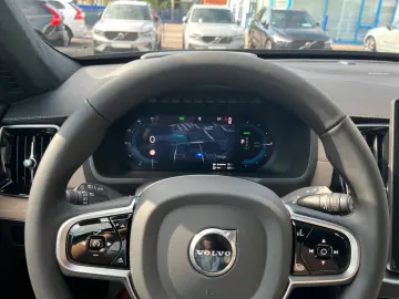VOLVO XC90 T8 AWD Ultra Dark Auto
