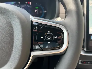 VOLVO XC90 T8 AWD Ultra Dark Auto