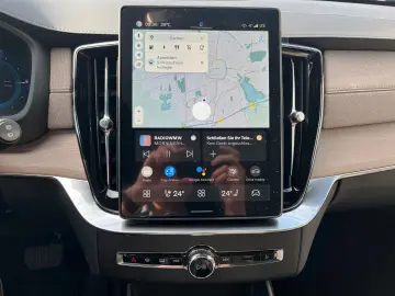 VOLVO XC90 T8 AWD Ultra Dark Auto