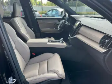 VOLVO XC90 T8 AWD Ultra Dark Auto
