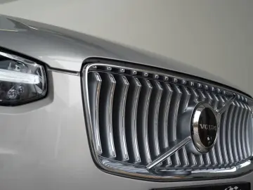 VOLVO XC90 T8 Ultra Bright Recharge Plug-In Hybrid AWD
