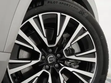 VOLVO XC90 T8 Ultra Bright Recharge Plug-In Hybrid AWD