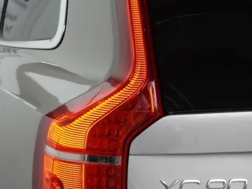 VOLVO XC90 T8 Ultra Bright Recharge Plug-In Hybrid AWD
