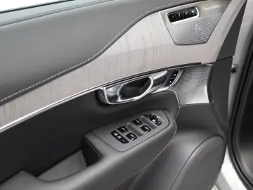 VOLVO XC90 T8 Ultra Bright Recharge Plug-In Hybrid AWD