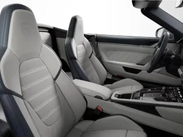 Porsche 992 911 Carrera 4 GTS Cabriolet
