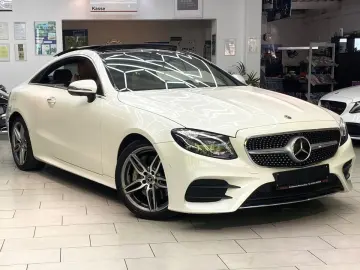 MERCEDES-BENZ E 300 Coupe AMG-Line Pano Leder RueFaK…