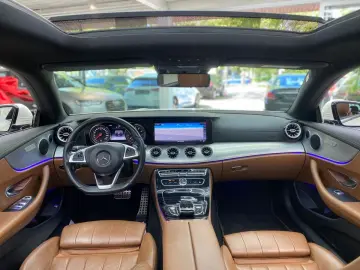 MERCEDES-BENZ E 300 Coupe AMG-Line Pano Leder RueFaK…