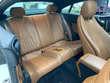 MERCEDES-BENZ E 300 Coupe AMG-Line Pano Leder RueFaK…
