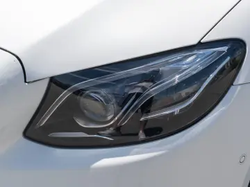 Mercedes-Benz E 300  AMG LINE  MULTIBEAM NIGHT