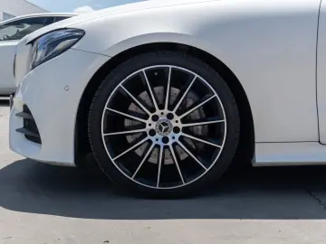 Mercedes-Benz E 300  AMG LINE  MULTIBEAM NIGHT