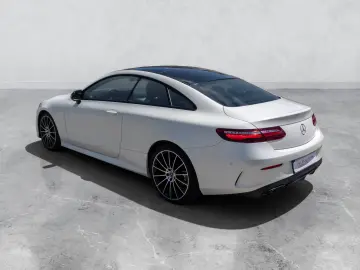 Mercedes-Benz E 300  AMG LINE  MULTIBEAM NIGHT