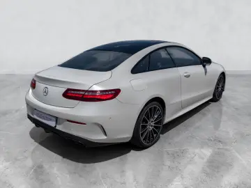Mercedes-Benz E 300  AMG LINE  MULTIBEAM NIGHT