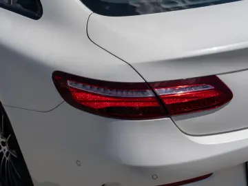 Mercedes-Benz E 300  AMG LINE  MULTIBEAM NIGHT