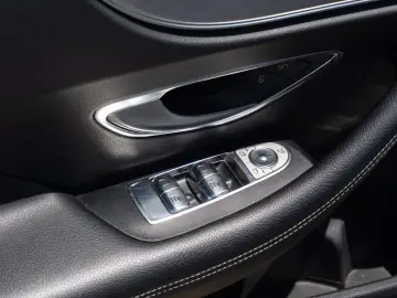 Mercedes-Benz E 300  AMG LINE  MULTIBEAM NIGHT