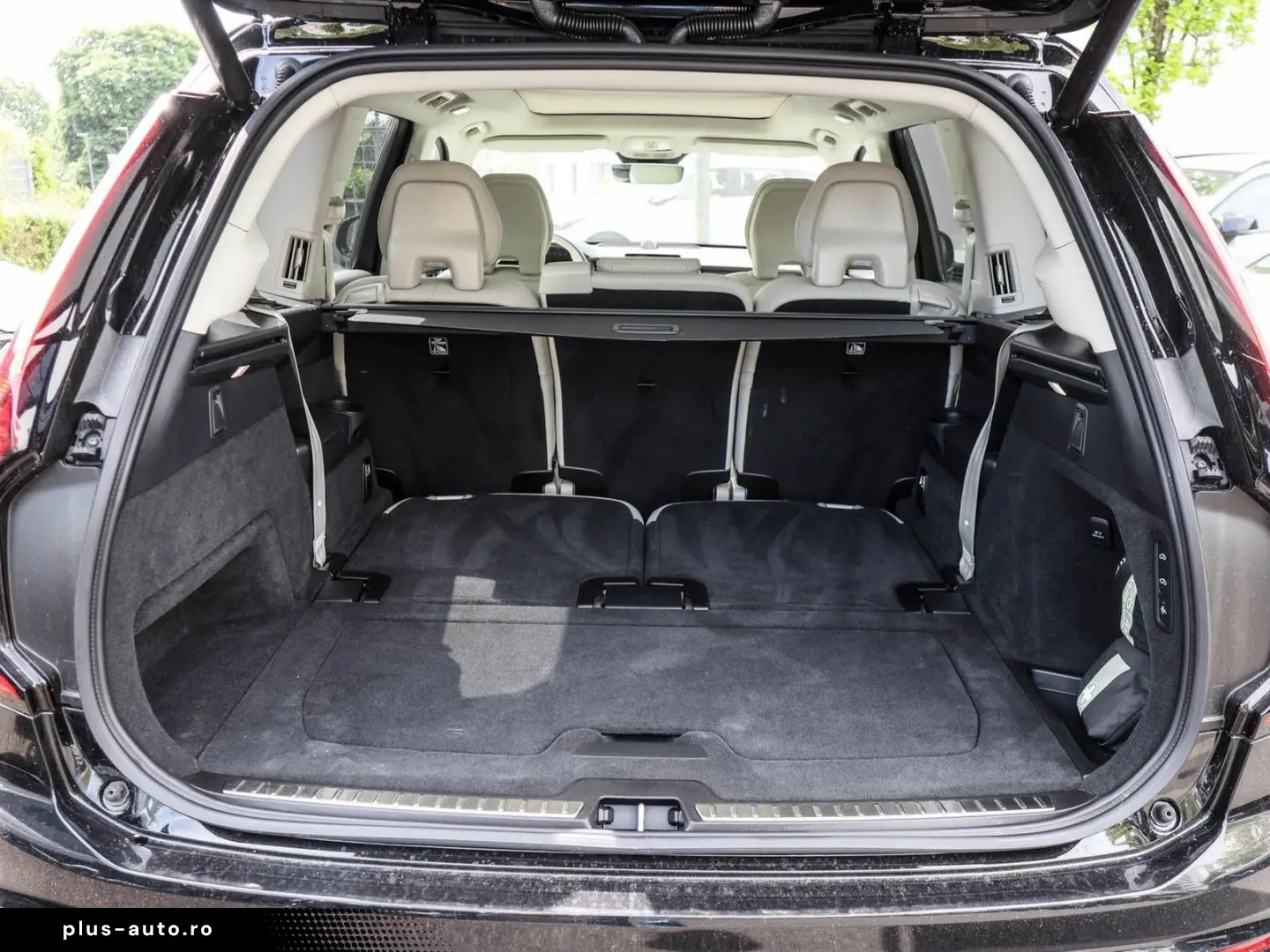 VOLVO XC90 T8 AWD Plus Dark NP 105.370 -  FOUR-C B&W A