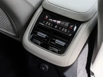 VOLVO XC90 T8 AWD Plus Dark NP 105.370 -  FOUR-C B&W A