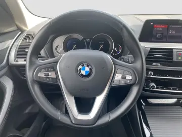 BMW X3 xDrive20d Aut. xLine LED SpurAss AHK HUD Navi