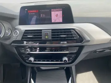 BMW X3 xDrive20d Aut. xLine LED SpurAss AHK HUD Navi