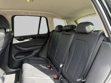 BMW X3 AHK Navi Digitales Cockpit Soundsystem LED Sp