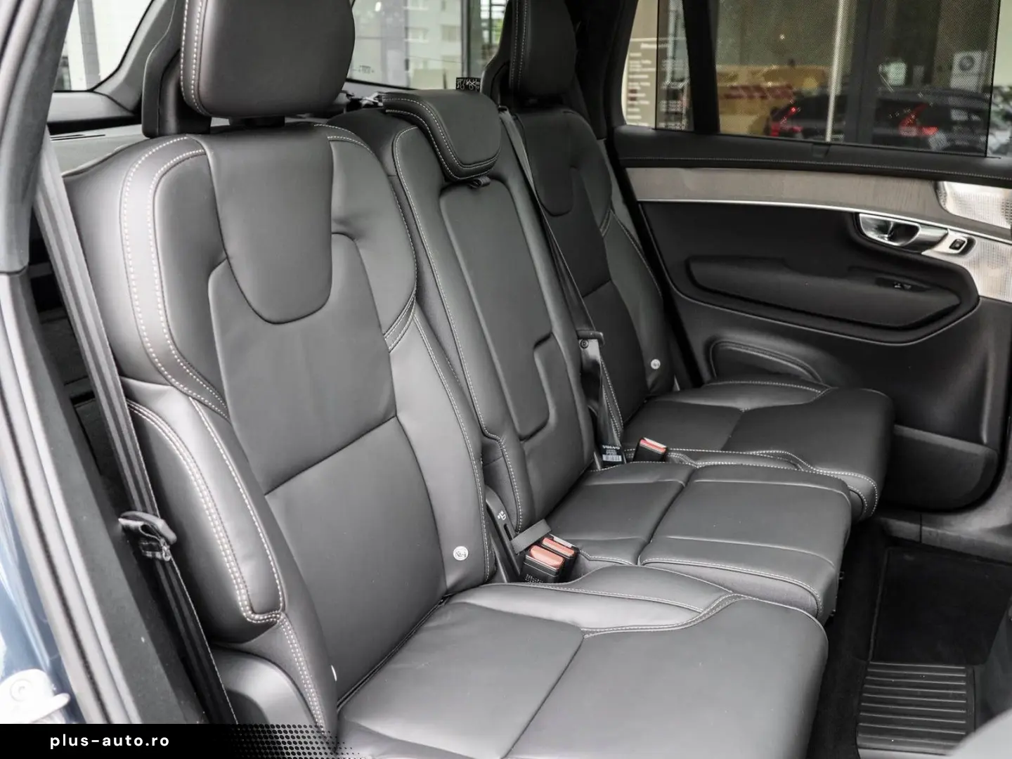 VOLVO XC90 T8 AWD Ultra Dark NP 106.430 -  FOUR-C MASS