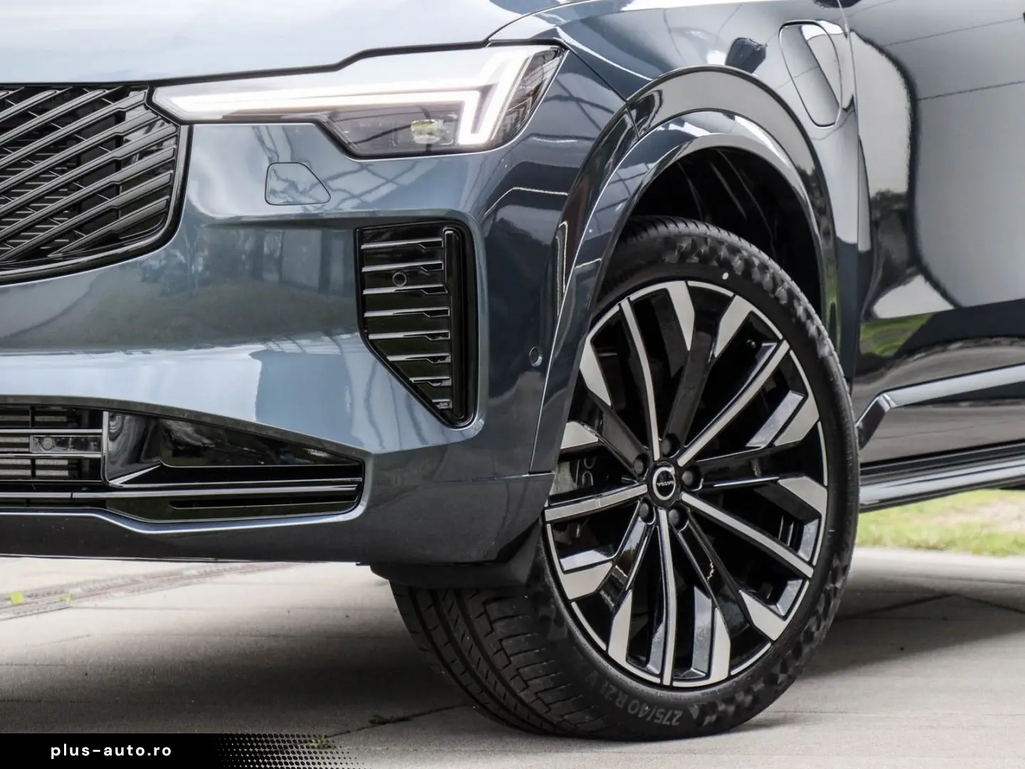 VOLVO XC90 T8 AWD Ultra Dark NP 106.430 -  FOUR-C MASS