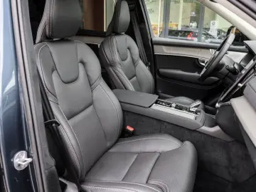 VOLVO XC90 T8 AWD Ultra Dark NP 106.430 -  FOUR-C MASS