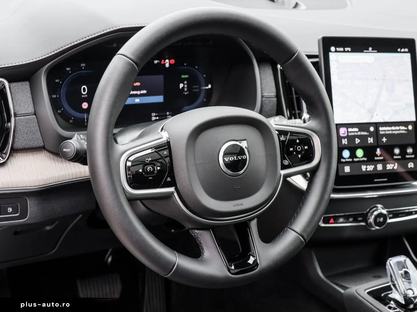 VOLVO XC90 T8 AWD Ultra Dark NP 106.430 -  FOUR-C MASS