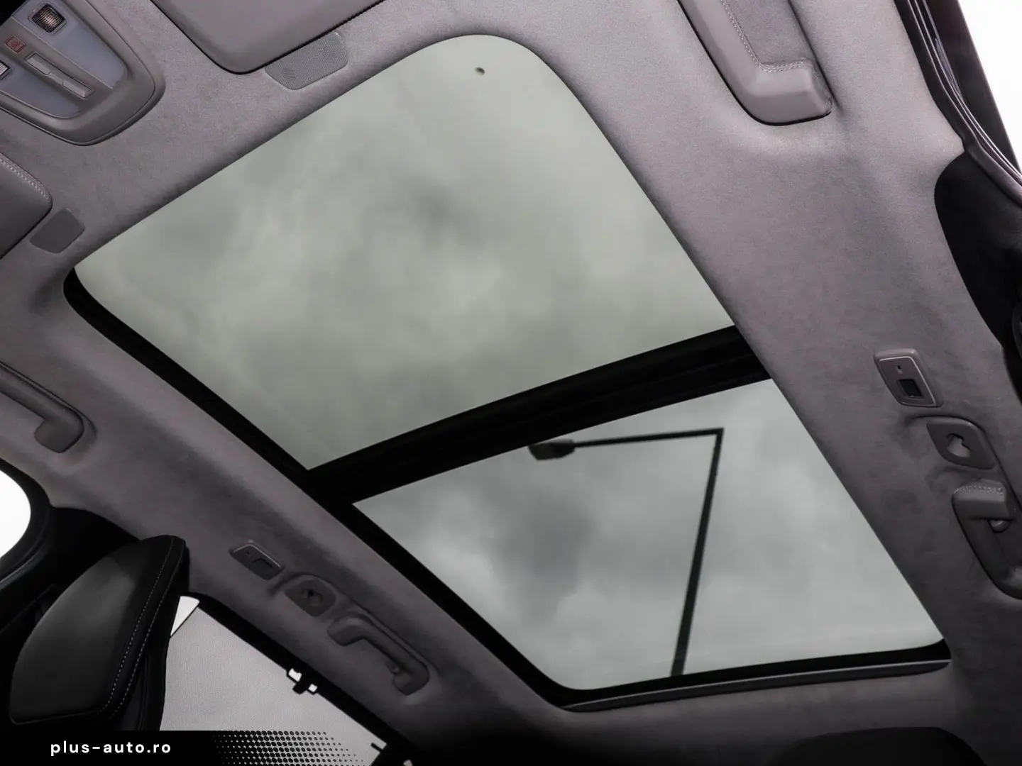 VOLVO XC90 T8 AWD Ultra Dark NP 106.430 -  FOUR-C MASS