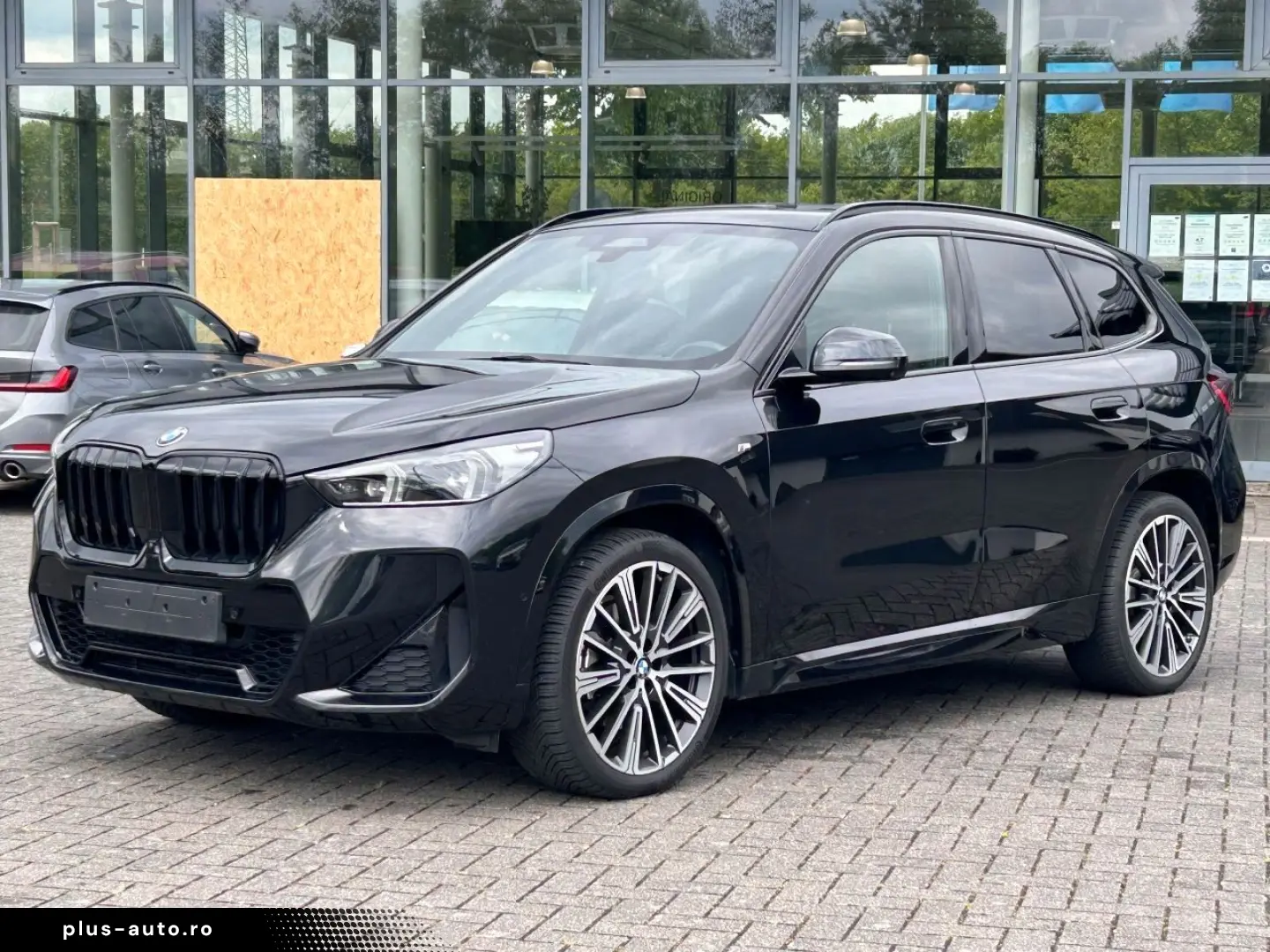 BMW X1 23 i xDrive M Sport   Glasdach   Leder   DAB