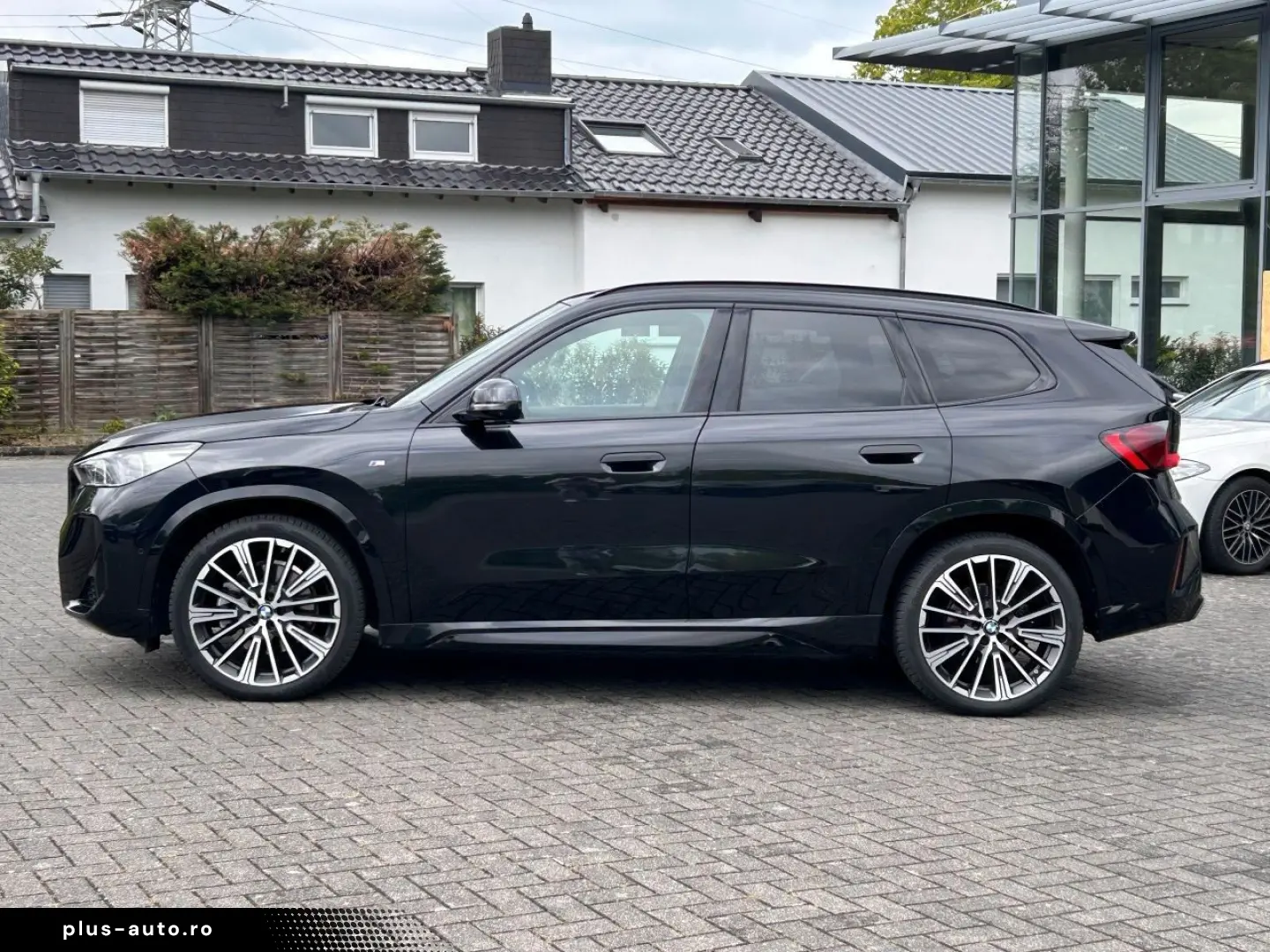 BMW X1 23 i xDrive M Sport   Glasdach   Leder   DAB