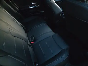 MERCEDES-BENZ GLA 45 AMG 4Matic Panorama ACC Burmest…