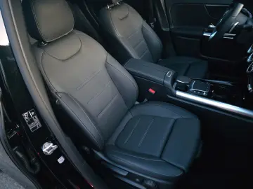 MERCEDES-BENZ GLA 45 AMG 4Matic Panorama ACC Burmest…