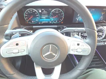 MERCEDES-BENZ GLA 45 AMG 4Matic Panorama ACC Burmest…