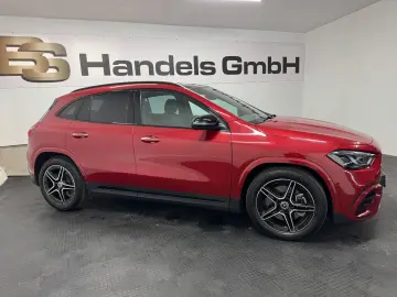 MERCEDES-BENZ GLA 250 4M AMG PANO NIGHT MULTIBEAM KA…
