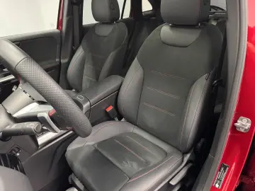 MERCEDES-BENZ GLA 250 4M AMG PANO NIGHT MULTIBEAM KA…