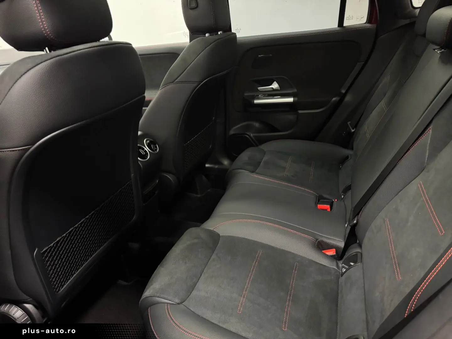 MERCEDES-BENZ GLA 250 4M AMG PANO NIGHT MULTIBEAM KA&hellip;