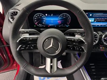 MERCEDES-BENZ GLA 250 4M AMG PANO NIGHT MULTIBEAM KA…