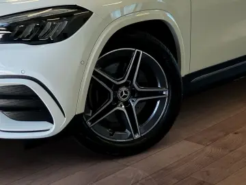 MERCEDES-BENZ GLA 250 4M AMG PREMIUM AHK PANO LHZ KE…