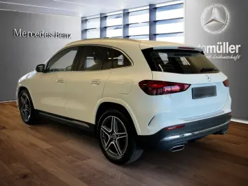 MERCEDES-BENZ GLA 250 4M AMG PREMIUM AHK PANO LHZ KE…
