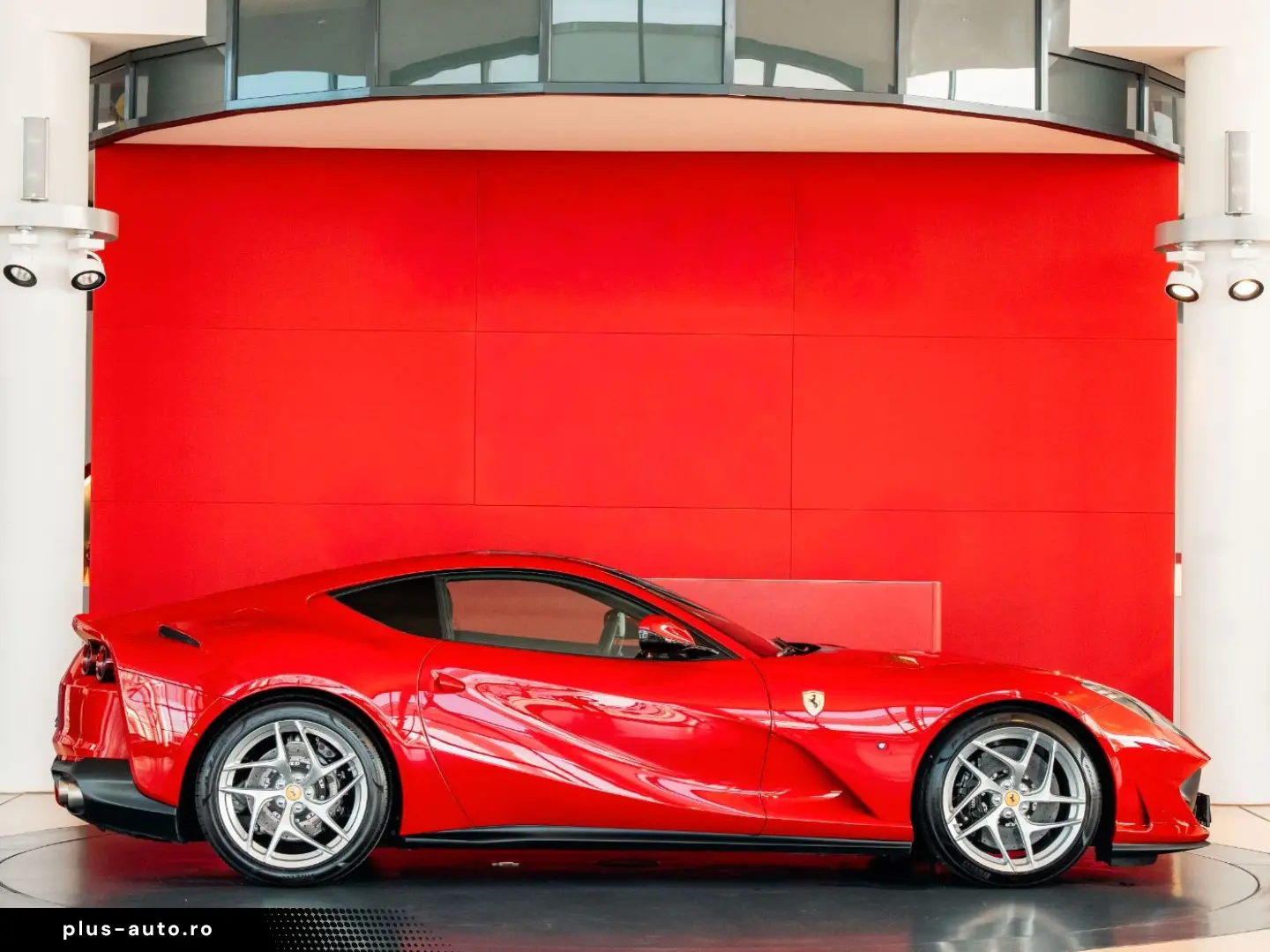 FERRARI 812 Superfast Rosso70Anni JBL Lift Apple-Carplay