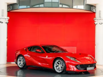 FERRARI 812 Superfast Rosso70Anni JBL Lift Apple-Carplay