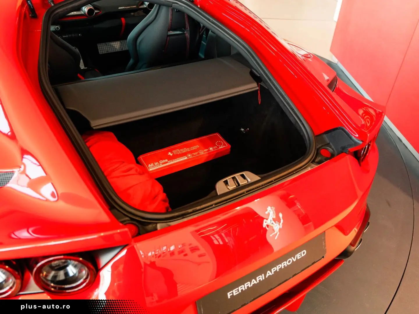 FERRARI 812 Superfast Rosso70Anni JBL Lift Apple-Carplay
