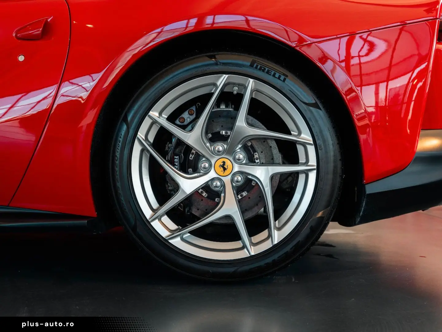 FERRARI 812 Superfast Rosso70Anni JBL Lift Apple-Carplay