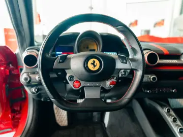FERRARI 812 Superfast Rosso70Anni JBL Lift Apple-Carplay