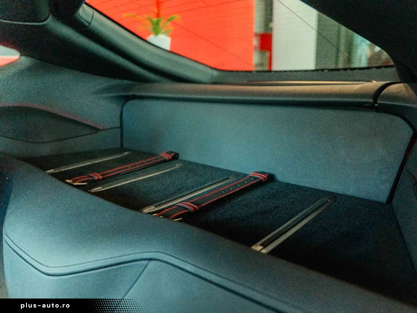 FERRARI 812 Superfast Rosso70Anni JBL Lift Apple-Carplay