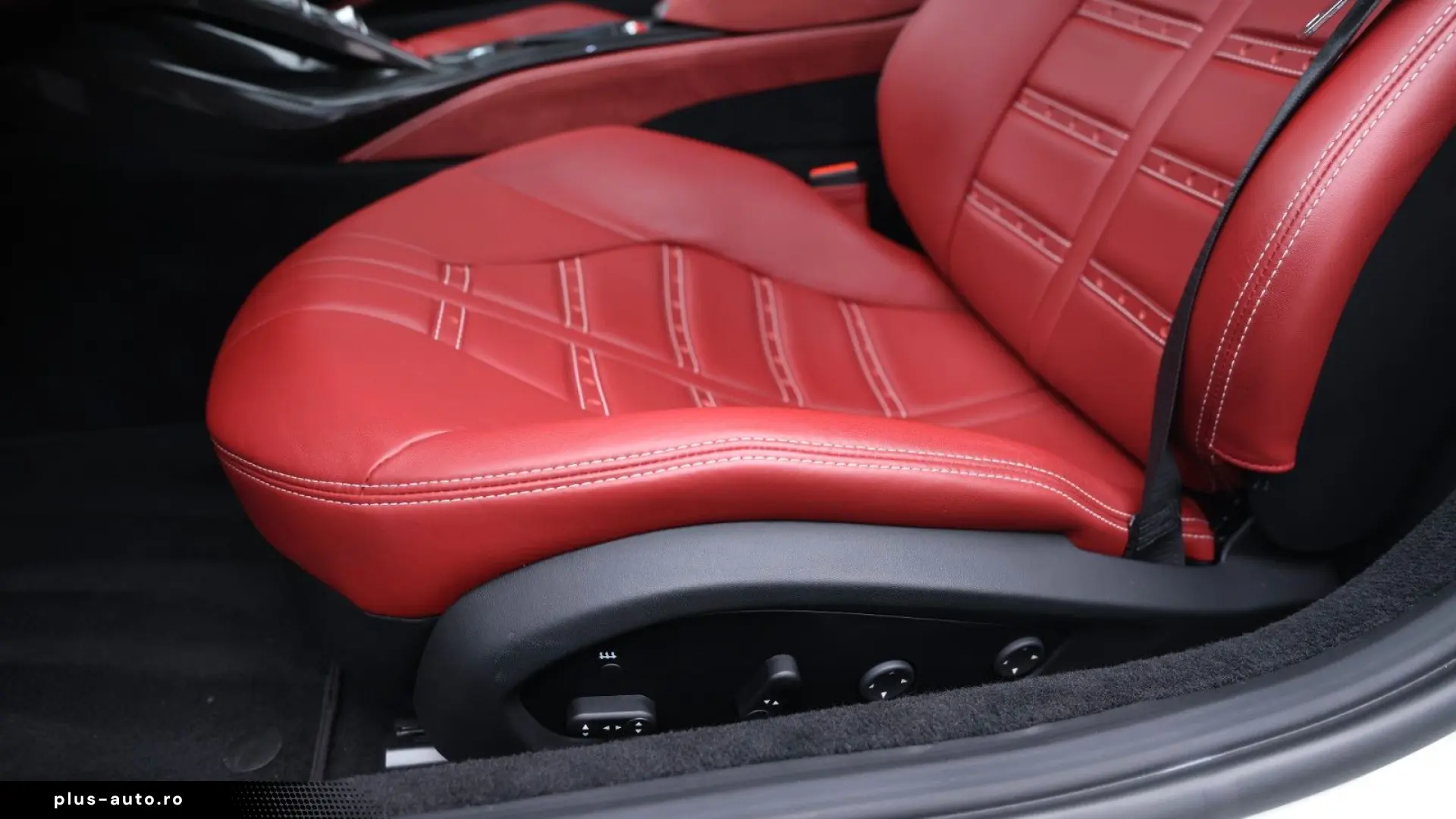 FERRARI 812 Superfast      Ferrari Frankfurt