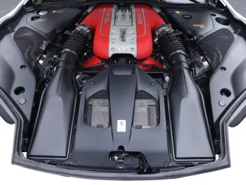 FERRARI 812 Superfast      Ferrari Frankfurt