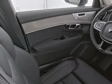 VOLVO XC90 T8 AWD Ultra Dark 7-Sitz 4C B&W Massage HUD
