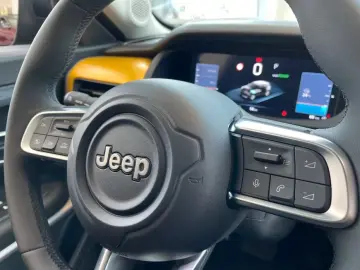 Jeep Avenger Summit Infotainment Paket