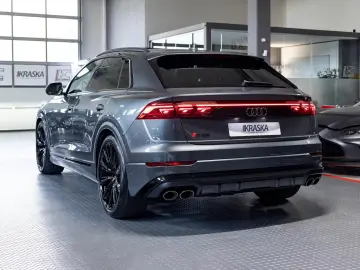 Audi SQ8 4.0 TFSI quattro AHK PANO B&O